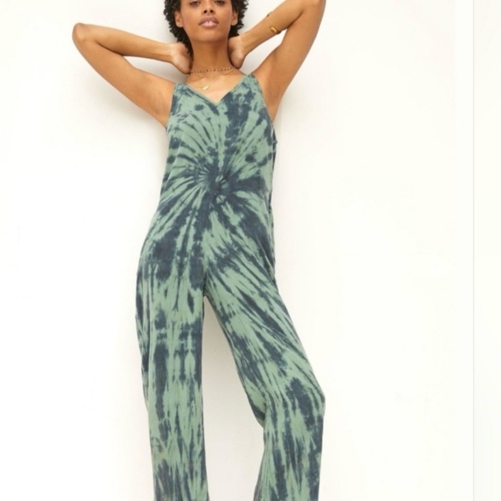 cloth & stone Green Tie-Dye V‑Neck Wide‑Leg Jumpsuit - Picture 3 of 13